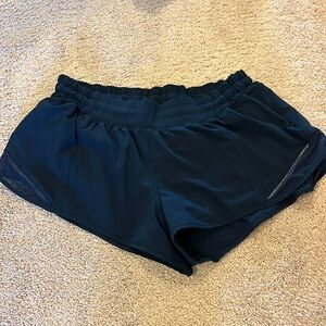 Lululemon Hotty Hot Short 2.5 inch
